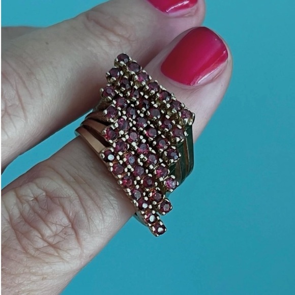 14k Gold and Garnet Rings - set of 3 - Picture 5 of 12